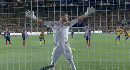 ¡Otra locura! Nahuel Guzmán, portero de los Tigres, le da la espalda a Sergio Ramos en la ejecución de un penalti en el clásico regio