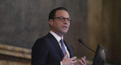 Evacúan de su casa al gobernador de Pennsylvania y su familia por incendio: “Un pirómano le prendió fuego”