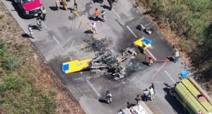 Avioneta con dos pasajeros aterriza de emergencia en carretera de Mérida