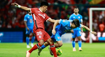 Luka Romero, futbolista de Cruz Azul, es trasladado a un hospital en Toluca por conmoción cerebral