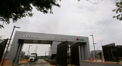 "Fue un rayo": secretaria de Educación de Tabasco atribuye al clima el incendio en la refinería de Dos Bocas