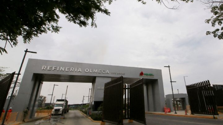 Confirman la muerte de cinco personas en el incendio de la refinería de Dos Bocas