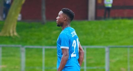 Muere futbolista de 22 años tras desplomarse en el calentamiento previo a su partido de Primera División de Sudáfrica