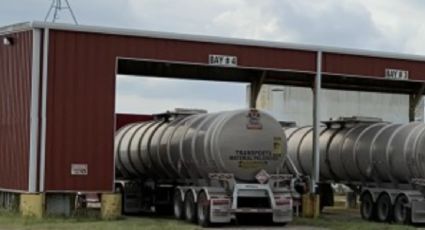 Detienen a pareja de estadounidenses por el tráfico de crudo desde México; autoridades lo valúan en 300 millones de dólares