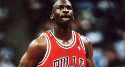 Roban figura de colección de Michael Jordan en una tienda del Centro Comercial Gran Sur; los responsables están identificados