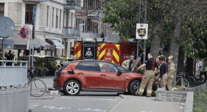 Hombre mayor pierde el control del vehículo y atropella a una multitud en Dinamarca; hay cinco heridos