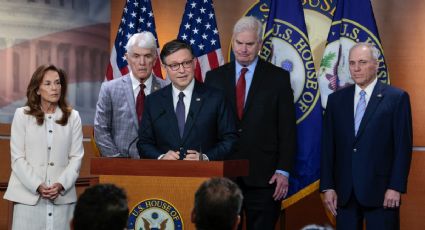 Congresistas republicanos proponen aplicar un impuesto del 5% a remesas en Estados Unidos