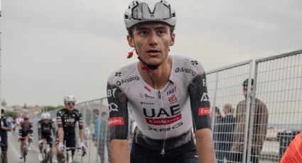 ¡Libra caída masiva! El mexicano Isaac del Toro sigue quinto en el Giro de Italia y se mantiene entre la élite mundial