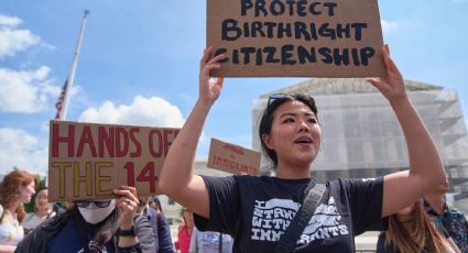 Orden de Trump para restringir ciudadanía por nacimiento afectaría a 255 mil bebés al año