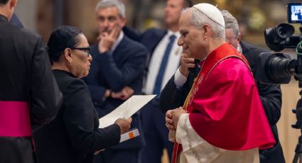 "Envió saludos a la presidenta y al pueblo": Rosa Icela Rodríguez entrega invitación al papa León XIV para visitar México