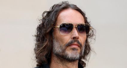Conceden libertad condicional a Russell Brand hasta su próxima audiencia; es acusado de múltiples agresiones sexuales ocurridas entre 1999 y 2005