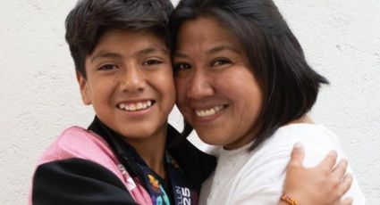 ¡Un abrazo que vale oro! El clavadista mexicano de 12 años que lloró al dedicarle la medalla a su madre se reúne con su familia tras triunfar en Colombia