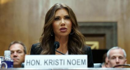 Kristi Noem niega planes de "reality show" en EU para que migrantes compitan por la ciudadanía