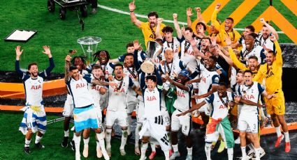 Cambio de chip: Tottenham clasifica a la Champions y sus jugadores 'entonan' el himno del torneo en pleno festejo de la Europa League