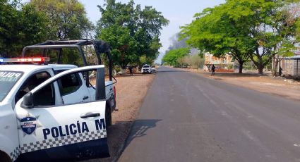 Bloqueos y ataques de hombres armados contra municipales de Tingüindín dejan dos policías muertos en Michoacán