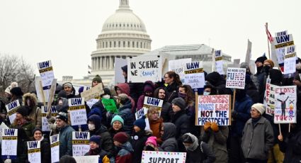 Universidades extranjeras buscan a científicos de EU tras despidos y recortes de gobierno de Trump