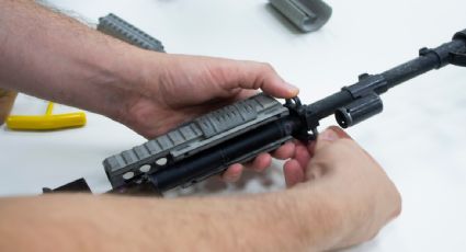 Gobierno oficializa la ley que endurece el control de armas en México y prohíbe las impresas en 3D