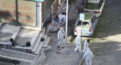 Mujer muere en Grecia al explotarle una bomba que transportaba; pretendía colocarla al exterior de un banco