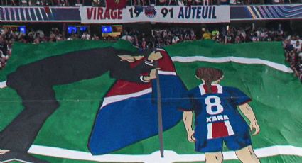 ¡Tremendo gesto! La afición del PSG muestra una manta en homenaje a Xana, la hija fallecida de Luis Enrique, para ‘ayudarle’ al DT a cumplir su promesa