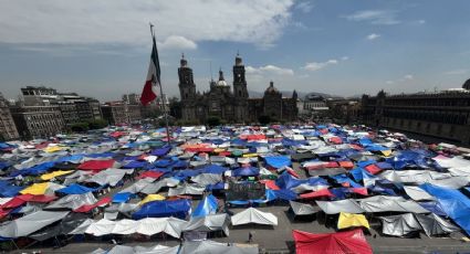 Maestros de la CNTE mantienen plantón en el Zócalo capitalino; rechazan acuerdo para retirarse