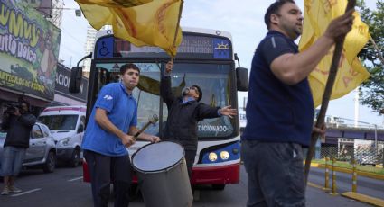 Protestan choferes de 300 líneas de autobuses en Argentina para exigir un aumento salarial