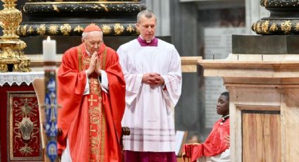 Decano Giovanni Battista desea suerte al cardenal Parolin en misa previa al cónclave; omite mención al papa Francisco durante homilía