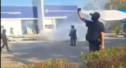 Antimotines y Guardia Nacional dispersan con gas lacrimógeno protesta estudiantil en Balancán