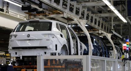 Producción de automóviles en México se desploma 9% en abril tras un repunte de doble dígito en marzo