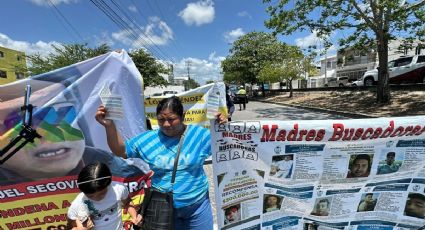 "¡Fuera los jueces corruptos!": buscadoras protestan frente a las oficinas del INE en Cancún