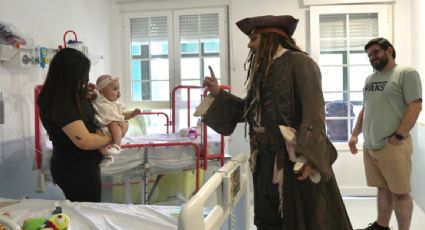 Jack Sparrow visita hospital infantil: Johnny Depp sorprende a niños de Madrid vestido como pirata