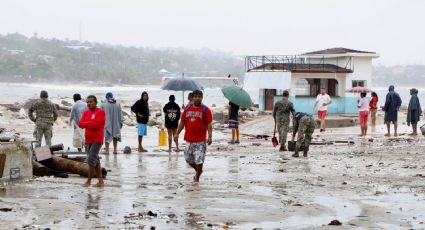 Autoridades no reportan víctimas mortales por el huracán "Erick" tras tocar tierra en Oaxaca esta madrugada