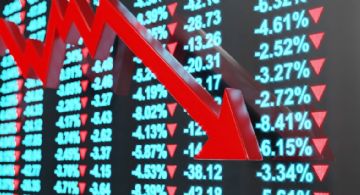 Wall Street cierra en rojo tras anuncio de Trump de imponer aranceles del 15% a todos los países