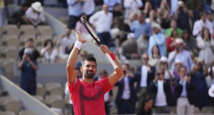 ¡Luce fuerte! Djokovic consigue su victoria número 100 en Roland Garros y avanza a Cuartos de Final