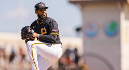 Dennis Santana, relevista dominicano de Piratas de Pittsburgh, intenta golpear a aficionado desde el bullpen: “Este tipo rebasó los límites”