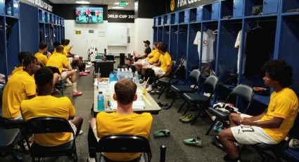 ¡Insólita medida! Suplentes del Borussia ven el primer tiempo de su partido del Mundial de Clubes en el vestidor debido al calor; en el segundo usan sombrillas
