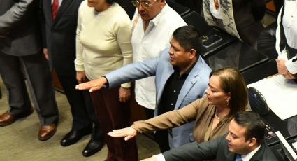 El cantante Erasmo Catarino rinde protesta como senador; votará leyes contra desaparición de personas y telecomunicaciones