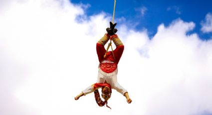Caen cinco voladores de Papantla desde 10 metros en Tihuatlán, Veracruz