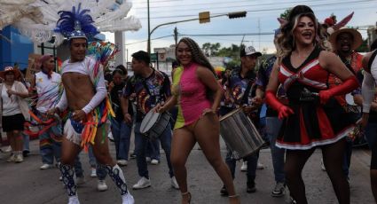 Miles de personas empiezan a recorrer las calles de CDMX con motivo de la Marcha del Orgullo