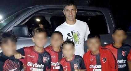 ¡Polémico castigo! El club argentino Newell’s suspende tres meses y le quita la beca a seis niños de nueve años por tomarse una foto con un jugador de Rosario, acérrimo rival
