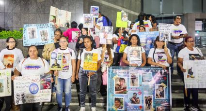 Familiares de venezolanos detenidos en El Salvador realizan vigilia en las inmediaciones de la ONU