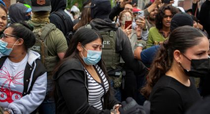 ICE cita a 12 migrantes a una audiencia rutinaria en Chicago y los detiene, acusan activistas