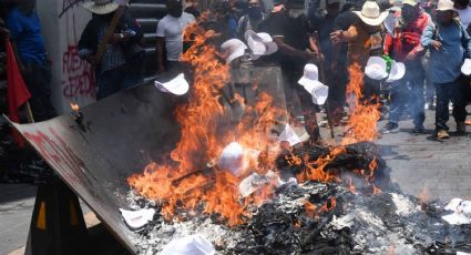 Maestros cumplen 21 días de paro: integrantes de la CETEG incendian edificio del SNTE