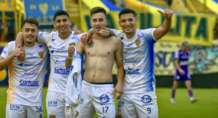 Un gol de ‘taquito’ acaba en batalla campal en la Segunda División de Argentina; un jugador convulsiona, es hospitalizado y hay un detenido
