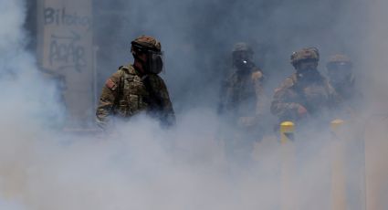 Guardia Nacional de EU lanza gases lacrimógenos a manifestantes en Los Ángeles