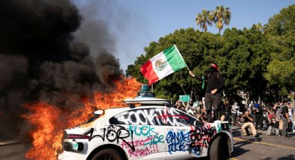 Disturbios en Los Ángeles: manifestantes queman cinco taxis autónomos y destruyen al menos seis patrullas
