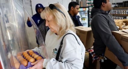 Gobierno de Trump acusa a California del aumento de precios en los huevos