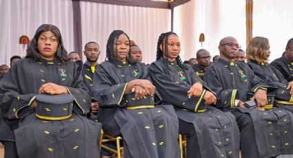 Hugo Aguilar Ortiz copia propuesta de eliminar uso de togas en la SCJN; Burkina Faso ya usa textiles tradicionales