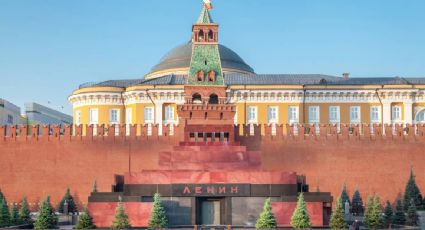 Rusos acuden masivamente al mausoleo de Lenin tras rumores de cierre temporal para su restauración