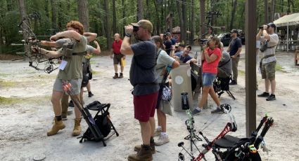 Muere un instructor de tiro con arco y niños resultan heridos tras ser impactados por un rayo durante una clase en club de Nueva Jersey