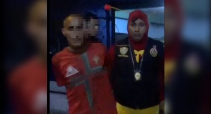 Policía disfrazado del Chapulín Colorado arresta en operativo a cinco presuntos vendedores de droga en Perú 